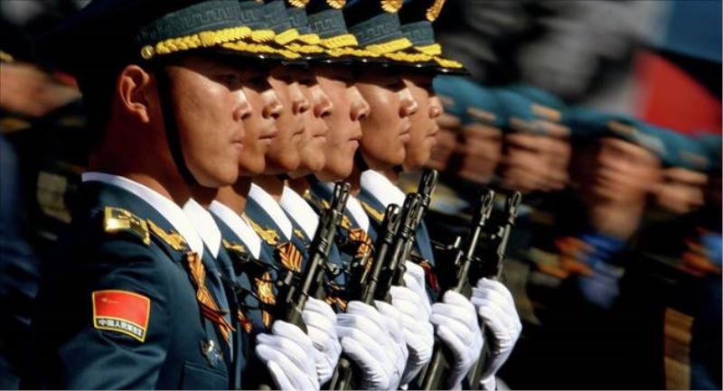 Askeri stratejisini yenileyen Çin, Beyaz Kitap`la Okyanus`a açılıyor