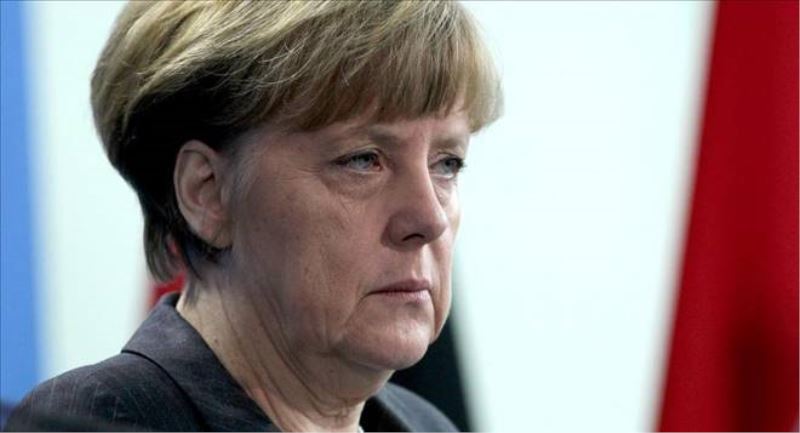 Merkel, Yunanistan`ı Euro Bölgesi`nde tutabilmek için elinden geleni yapacak