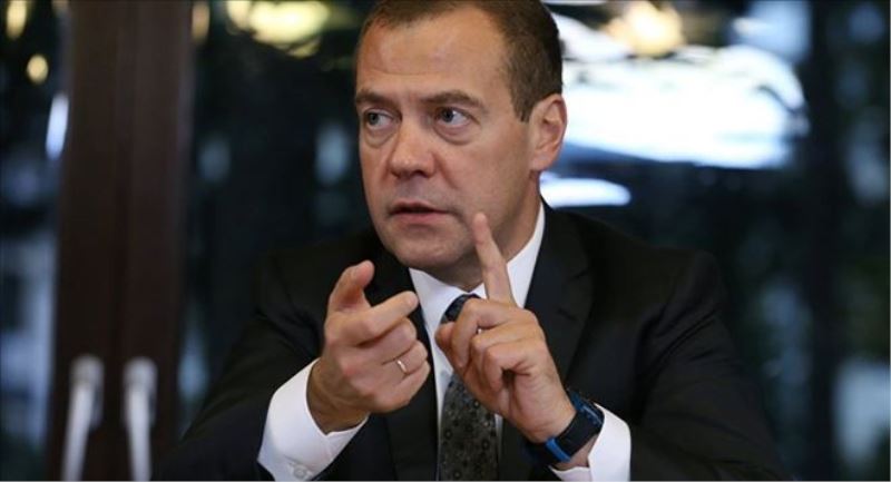 Medvedev: Göçmenlerin Rusya´dan AB´ye geçmesini yasaklayamayız