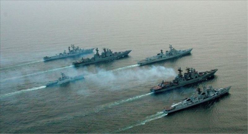 ABD´li amiral: Rusya ve Çin, donanmamızı zorlamaya başladı