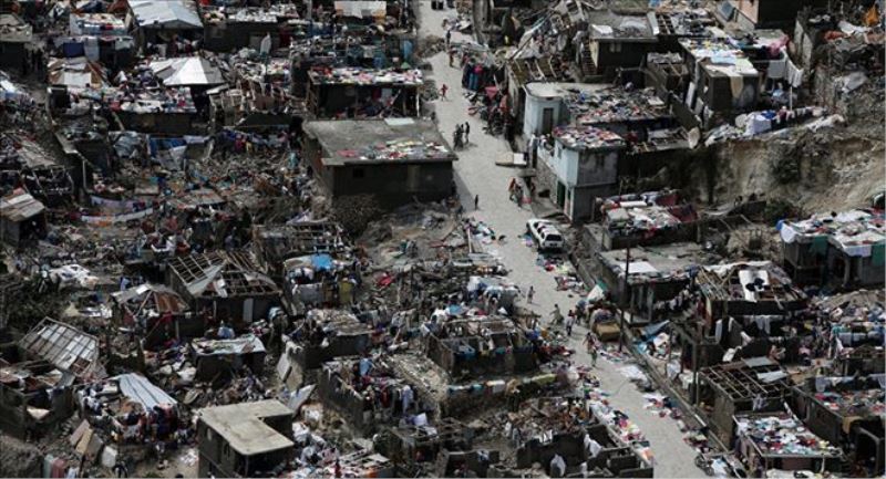 Haitililerden Obama´nın çağrısına tepki: Kızıl Haç´a bağış yapmayın  