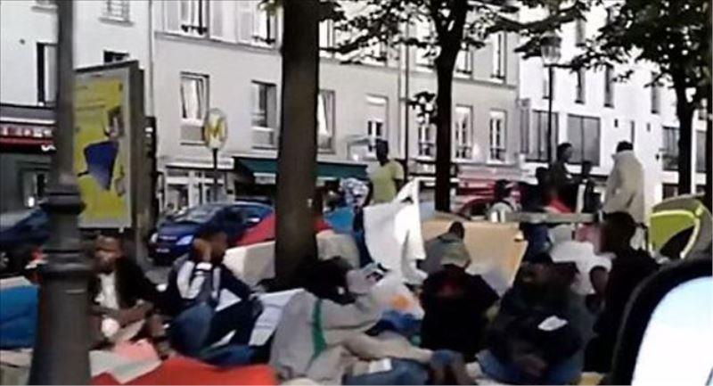Paris sokakları savaş alanına döndü: Polis sığınmacı kampını bastı  