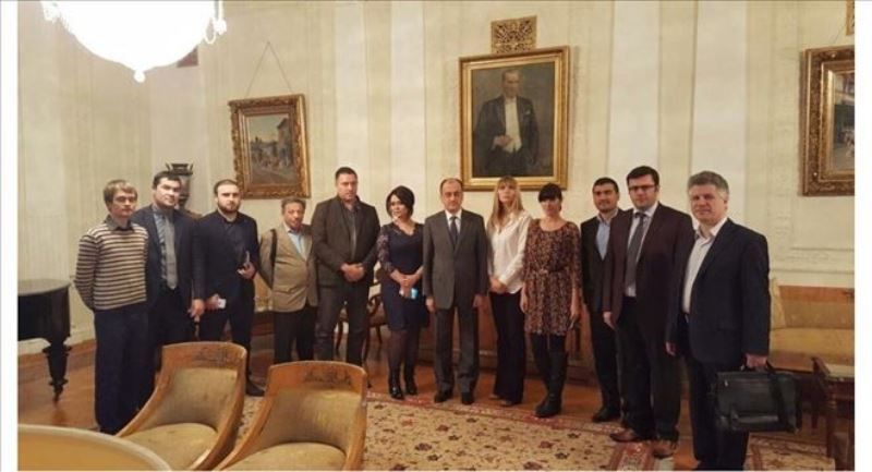 Türkiye´nin Moskova Büyükelçisi Rus gazetecileri ağırladı  
