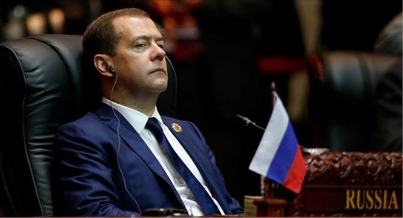 Medvedev: Devletin savunma siparişleri üst seviyede gerçekleştiriliyor  