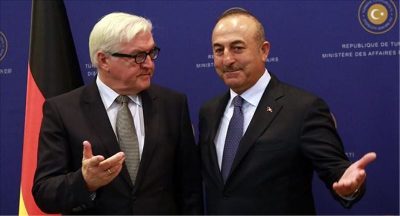 Steinmeier, Ankara´da: Türkiye ile AB´ye üyelik müzakerelerinin kesilmesine karşıyım  