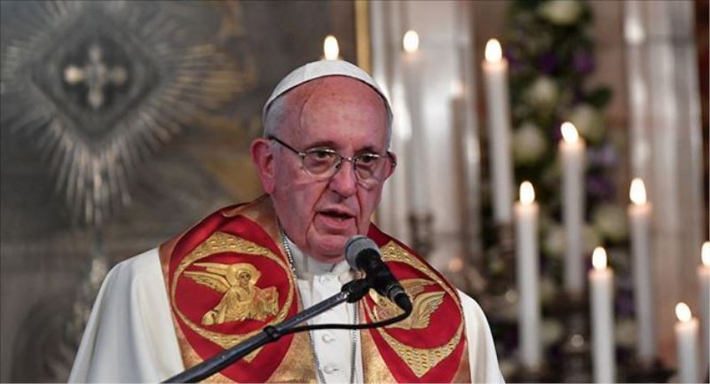 Papa: Kadınlar hiçbir zaman rahip olmayacak  