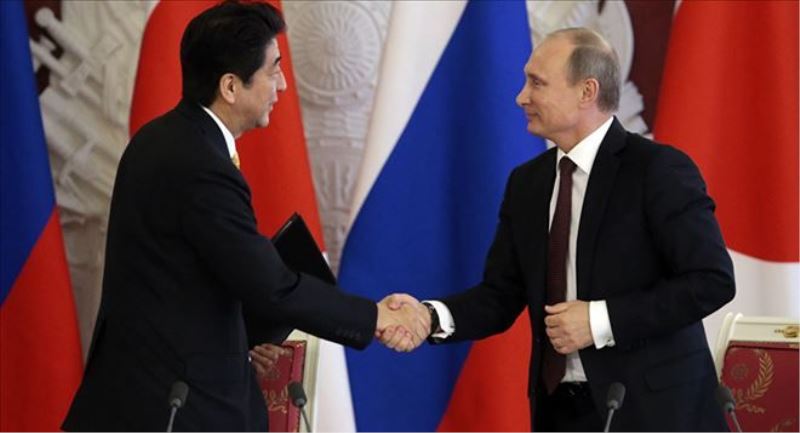 Abe ve Putin, Peru´da ‘senli benli oldu´  