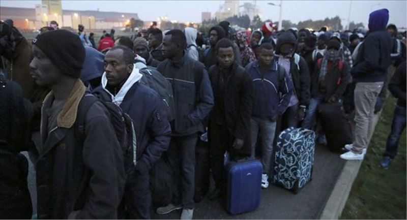 Sığınmacılara geri dönmeleri için para veren Fransa, miktarı artırdı  