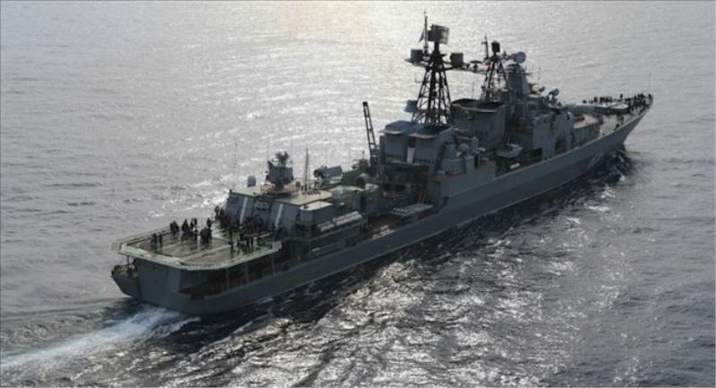 Rus gemisi Akdeniz´de Ukraynalı geminin imdadına yetişti  