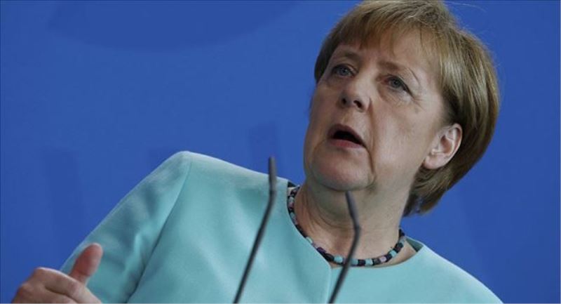 Merkel sessizliğini bozdu: Duruşmaları takip edeceğiz 