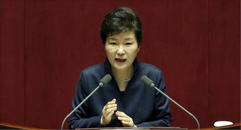 Güney Kore liderinin iki eski yardımcısına soruşturma  