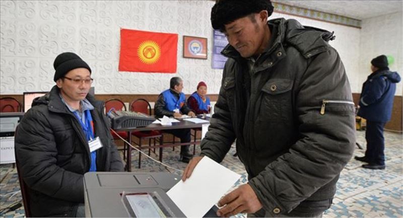 Kırgızistanlılar anayasa değişikliğine ‘evet´ dedi  