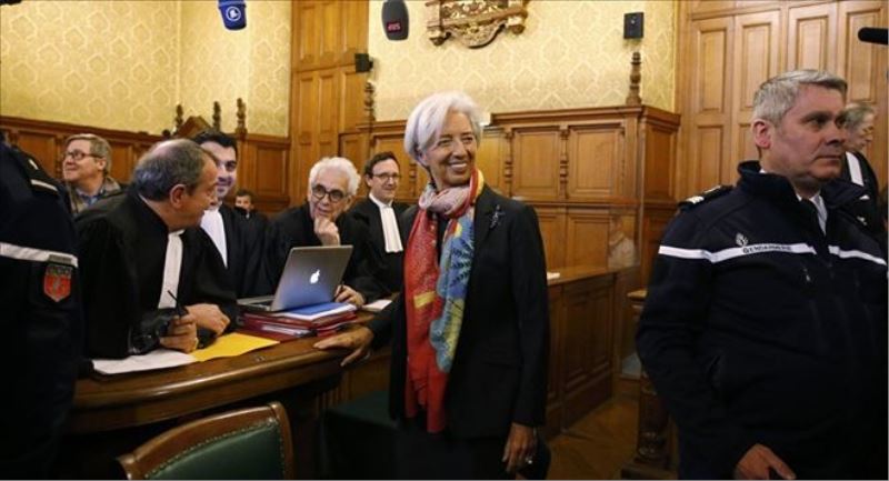 IMF Başkanı Lagarde yolsuzluk davasında hakim karşısına çıktı 