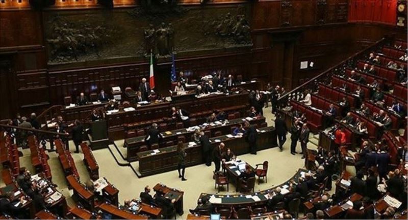 İtalyan milletvekili: Rusya yaptırımlarını uzatmak ´mazoşistlik´  