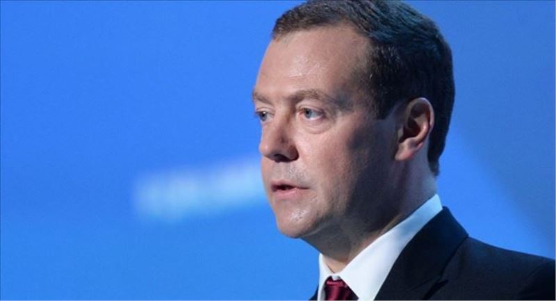 Medvedev: Obama, son günlerini Rusya karşıtı çırpınışlarla bitiriyor 