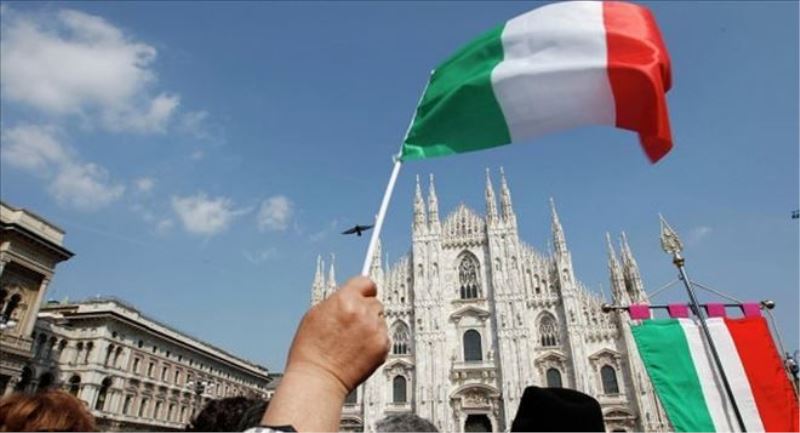 İtalya, AB´deki kaderini etkileceyek referandum için sandık başında