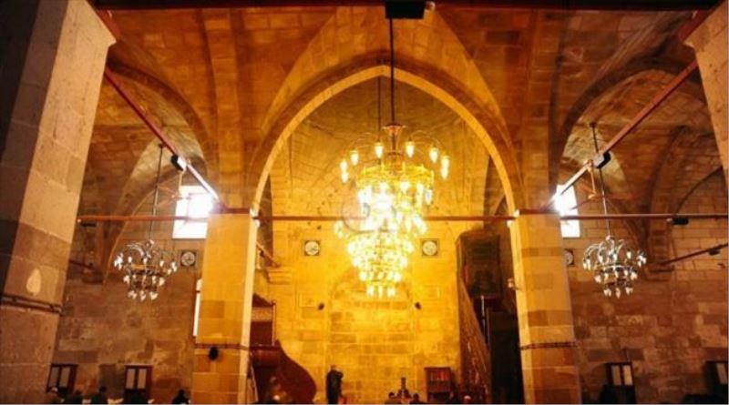 Tarihi Camiye Yeni Mihrap