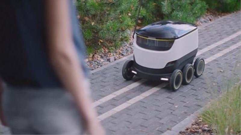 Avrupa evlere serviste robot kullanmaya başlıyor