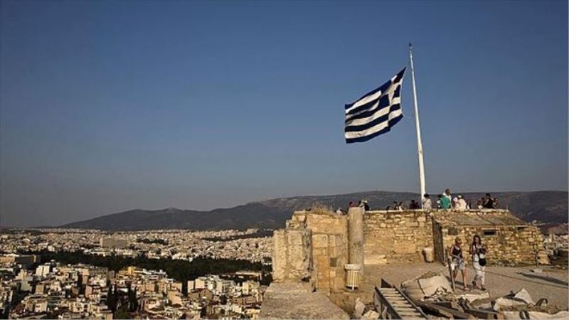 Yunanistan ekonomisi büyümeye rağmen zorlanmaya devam ediyor
