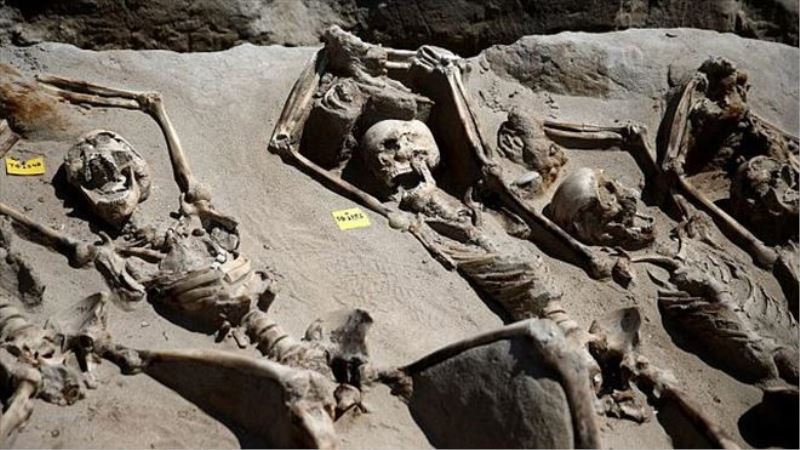 Atina´da başarısız darbecilere ait olabilecek antik toplu mezar bulundu