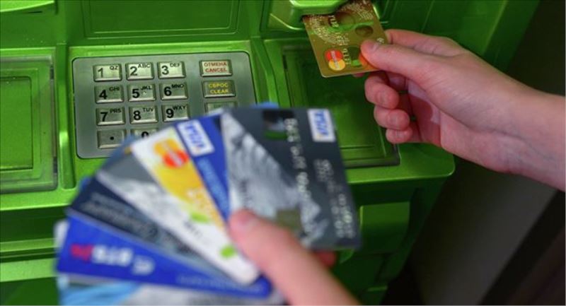 İran´da ilk kez kredi kartı kullanılmaya başladı  