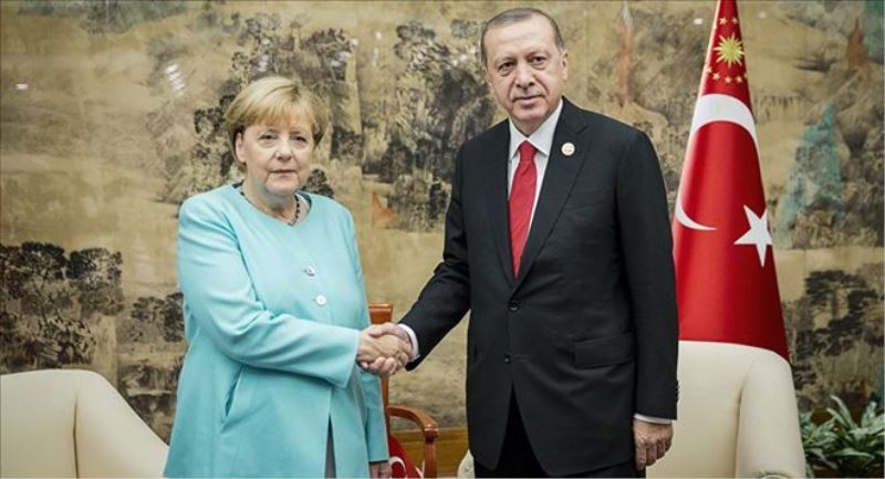 Erdoğan ve Merkel´den ilişkileri geliştirmek için kararlılık mesajı 