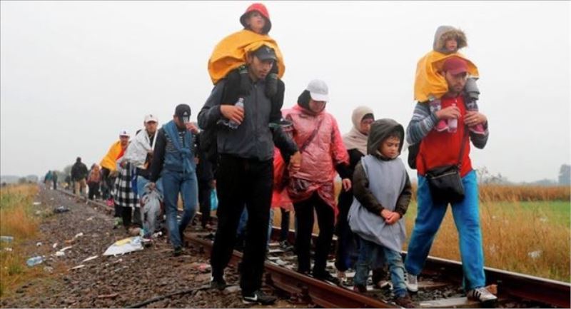 İngiltere, sığınmacıların geçişini engellemek için 1 km duvar örecek 
