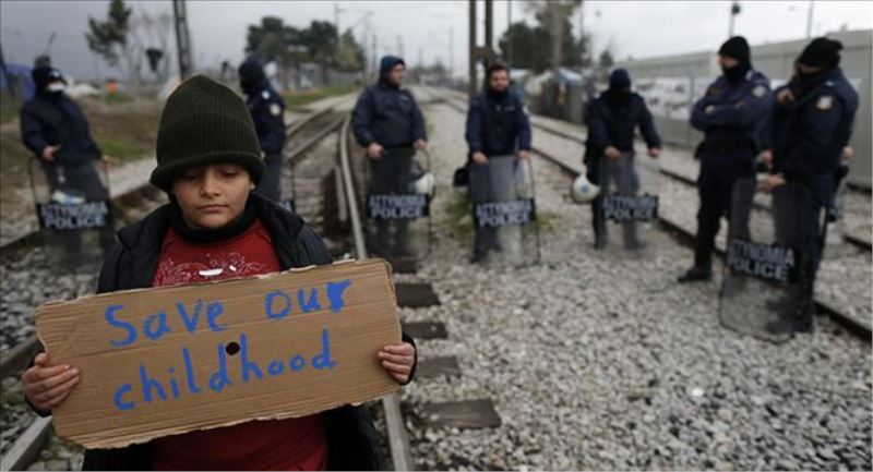 HRW: Yunanistan sığınmacı çocukları hücrelerde tutuyor 