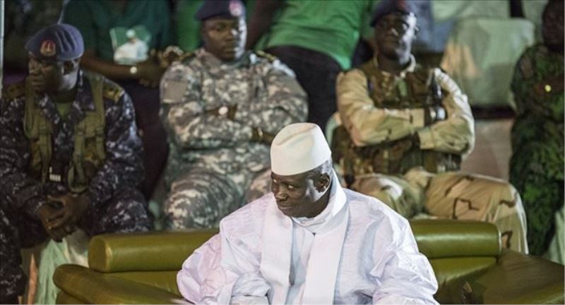 ECOWAS´tan görevi bırakmayı reddeden Gambiya Devlet Başkanı´na öğlene dek mühlet