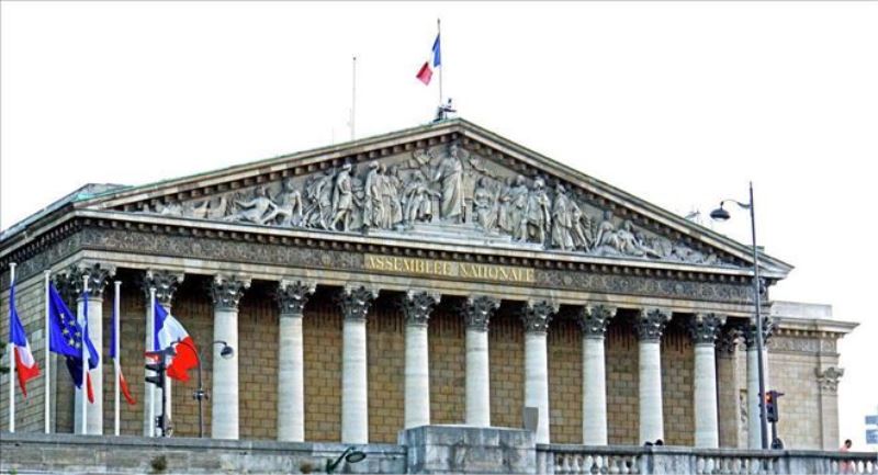 Fransa, milletvekillerinin ´yakın akraba danışmanlarını´ tartışıyor