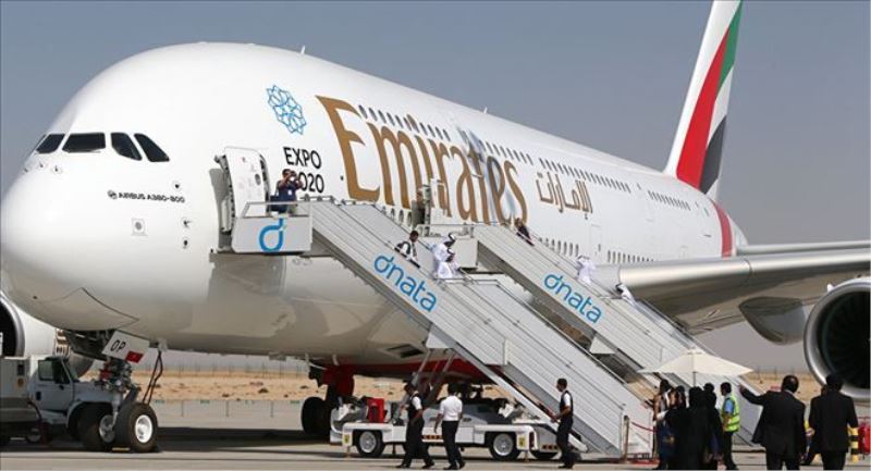 Emirates Havayolları, Trump´ın ´vize yasağı´nın ardından mürettebat değişikliğine gitti