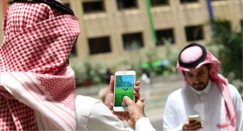 Petrol gelirleri eriyen Suudi Arabistan´da vergisiz hayat ´sefası´ bitiyor