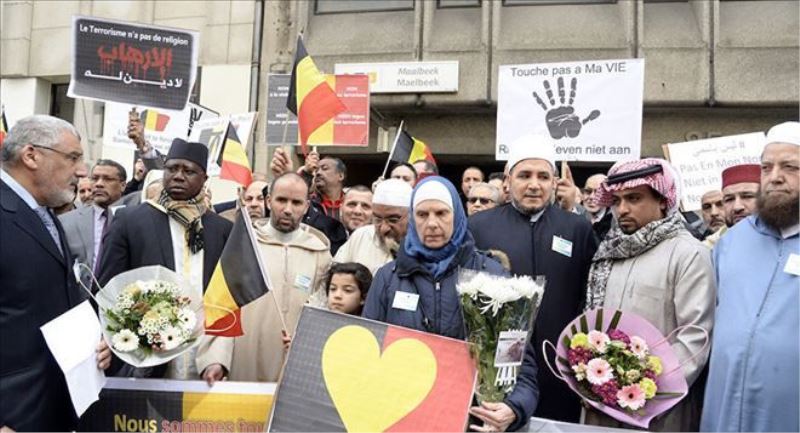 Belçikalıların yarısından fazlası Müslümanları tehdit olarak görüyor  