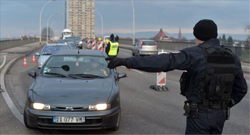 Fransa sınır güvenliği uygulamalarını nisan sonuna kadar uzattı