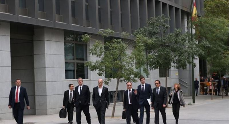 İspanya Yüksek Mahkemesi: Katalonya lideri dönmezse yakalama emri çıkarılabilir