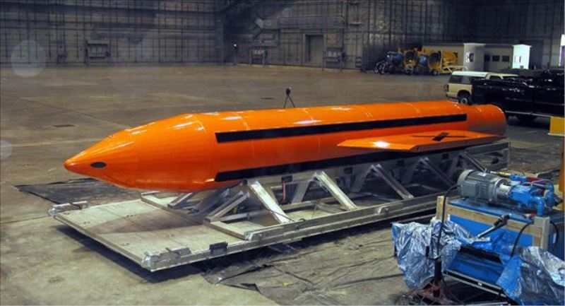 Pentagon: Afganistan´a nükleer dışındaki en güçlü bombamızı attık