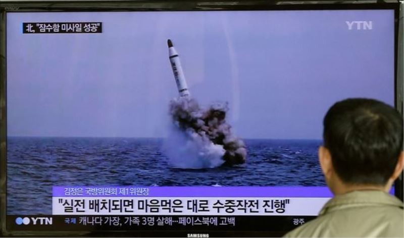 Kuzey Kore´den bu kez denizaltıdan balistik füze fırlatma denemesi