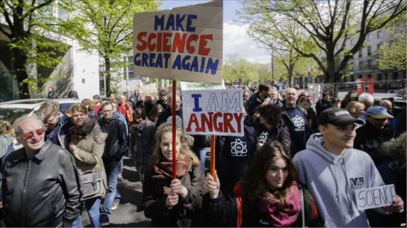 Trump´ın Bilim Politikaları Protesto Edildi