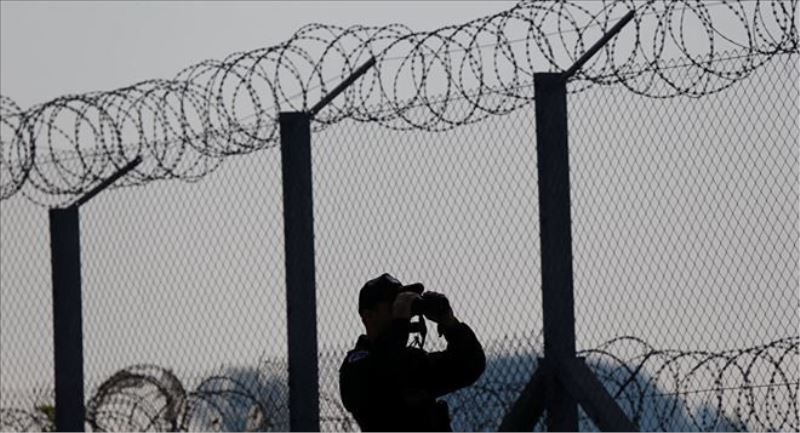 Macaristan, Sırbistan sınırına ikinci tel örgüyü çekti