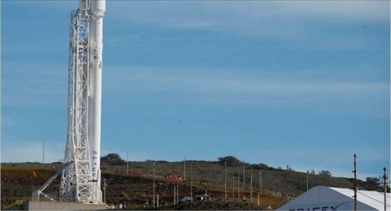 SpaceX uzaya Inmarsat-5 F4 uydusunu fırlattı