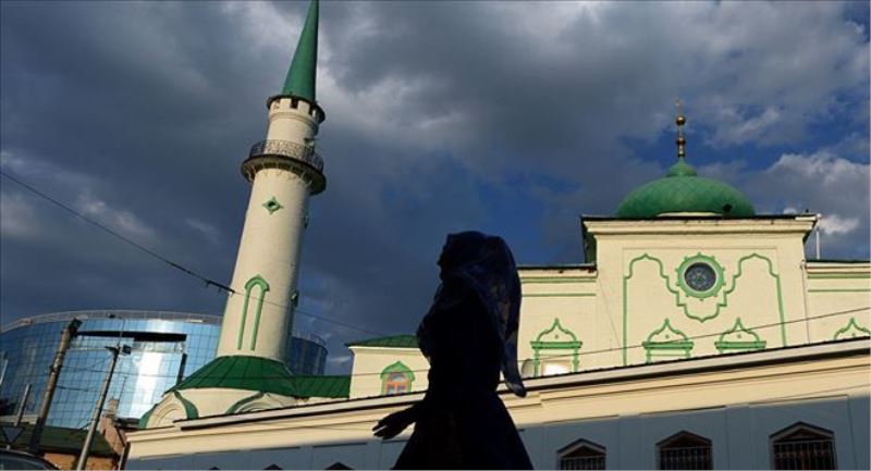 Kazan´da Uluslararası Rusya-İslam Dünyası Ekonomi Zirvesi başladı