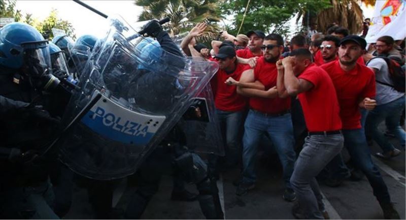 G7 zirvesi protestosuna, İtalyan polisi müdahale etti
