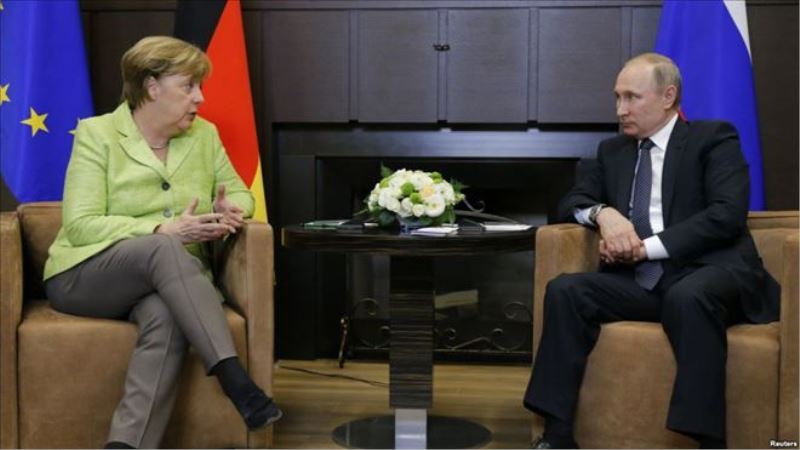Putin ile Merkel Soçi´de Buluştu