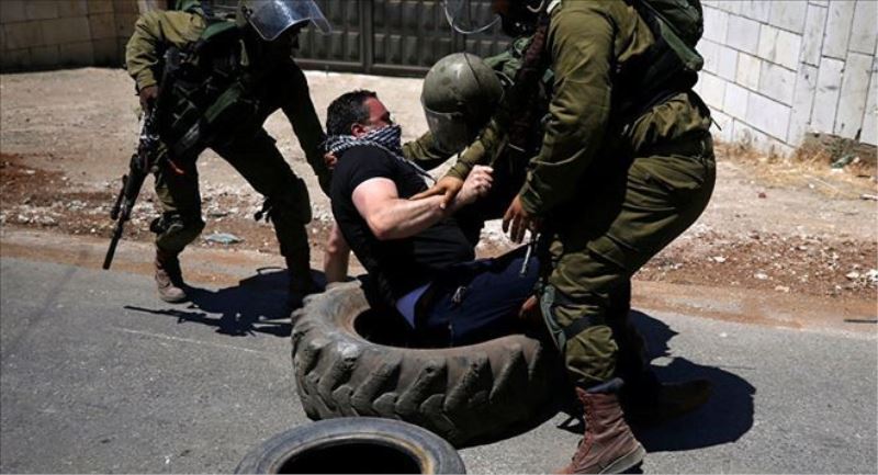 İsrail, Filistinli tutukluların ailelerine ödenen maaşlara el koyuyor