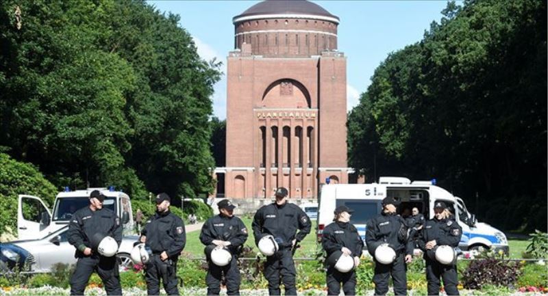 G20 öncesi Hamburg´da ´partiledikleri´ için eve gönderilen Alman polisler: Sadece insanız
