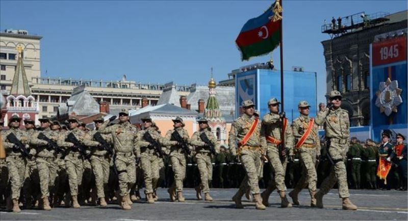 Azerbaycan Savunma Bakanı: Karabağ cephesinde gerilim tırmanıyor