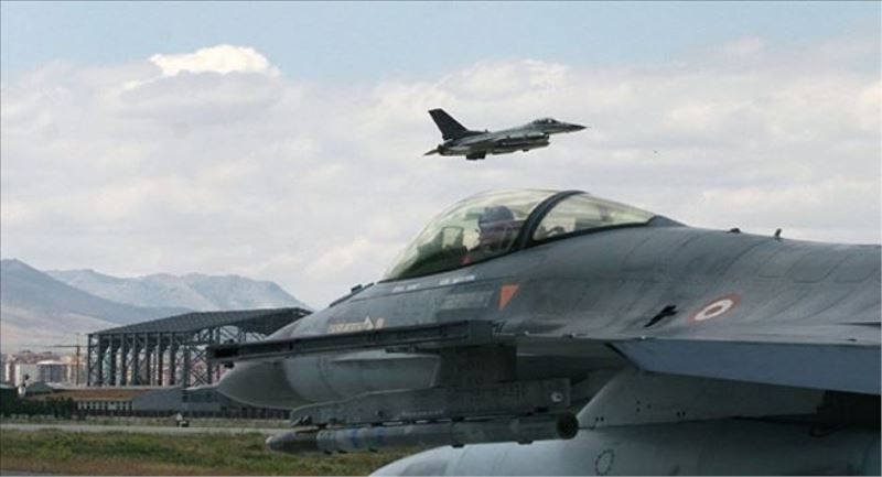 Rusya: Rus jetleri, yabancı casus uçakları engellemek için 6 kez havalandı
