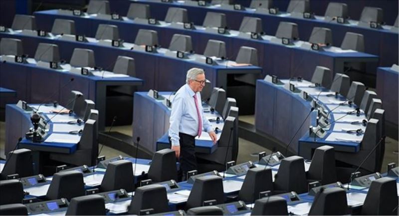 Boş koltuklara konuşan Juncker, Avrupa Parlamentosu´na çattı: Gülünçsünüz