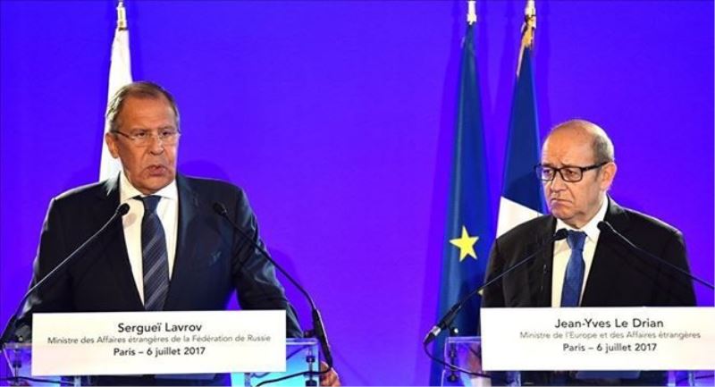 Lavrov: Rusya, terörle mücadelede Fransa ile işbirliğine hazır