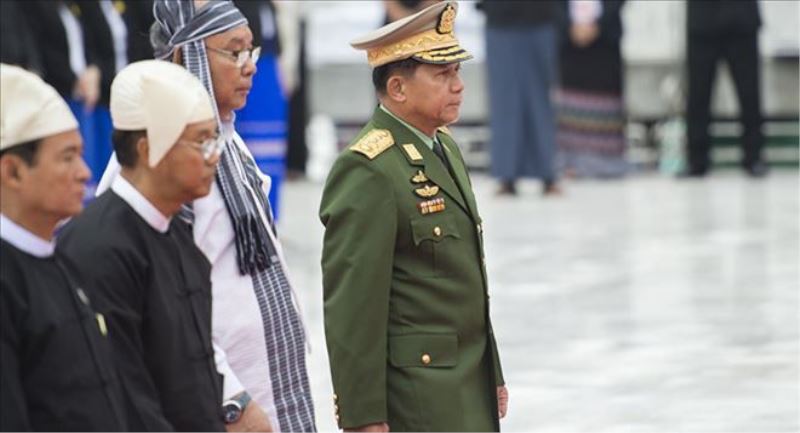 Myanmarlı başkomutan: Arakanlı militanlar ülkede bir üs kurmaya çalışıyor